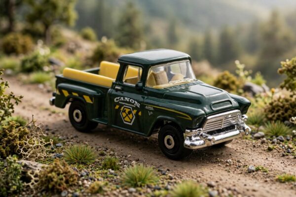 Matchbox ’57 GMC Stepside review: the Canon Construction pickup every diorama needs