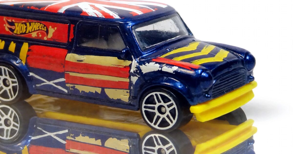 Hot Wheels Mini van Union Jack review: the casting visitors always pick up