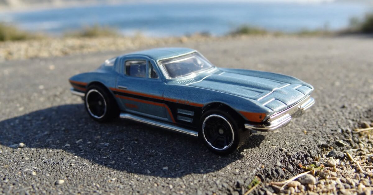 Hot Wheels ’64 Corvette Sting Ray review: the year the split window disappeared