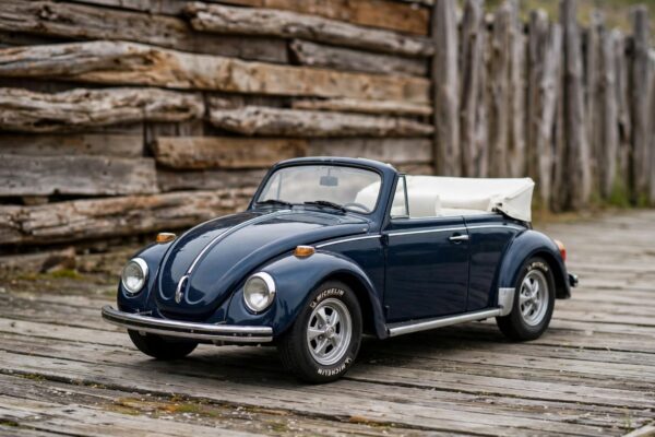 Johnny Lightning 1975 VW Super Beetle Cabriolet review: the brand that does it properly