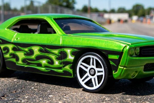 Hot Wheels Dodge Challenger SRT8 review: flames on a modern muscle car