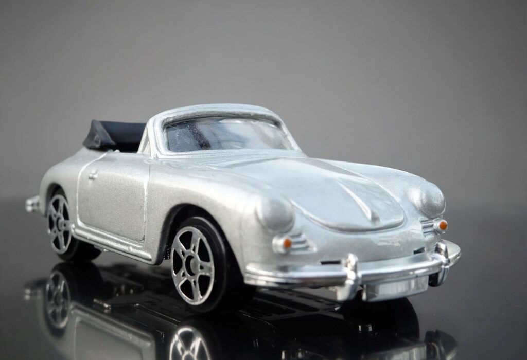 Maisto Porsche 356B Cabriolet review: silver paint and a shape from before the 911