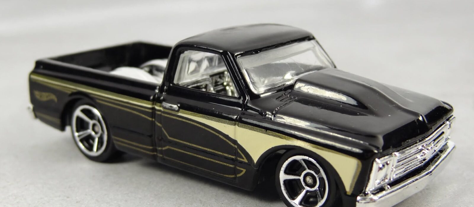 Hot Wheels ’67 Chevy C10 review: the pickup that became a canvas