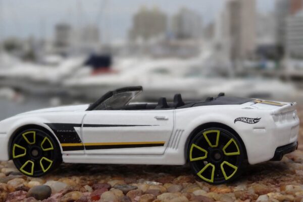 Hot Wheels Camaro Convertible: taking the roof off changes everything